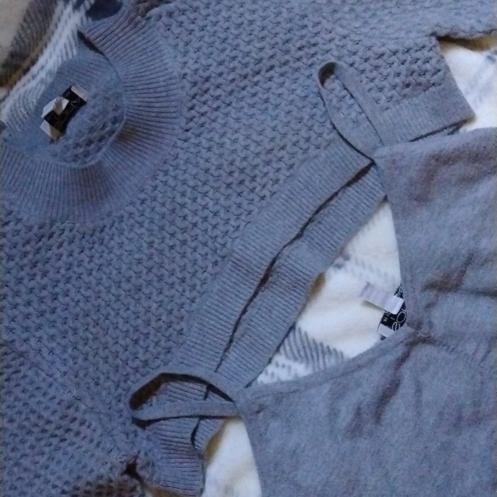 Two piece sweater, small, soft, Sofia Vergara, never worn